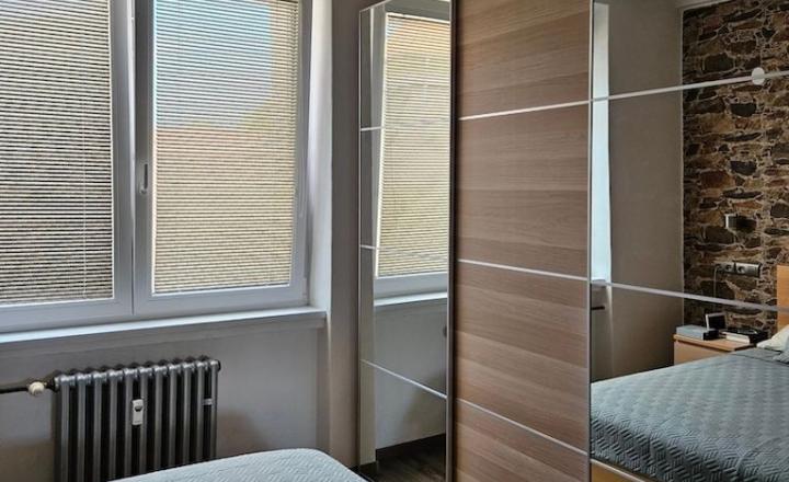Na predaj priestranný 3-izbový byt s balkónom na obľúbenej Oravskej ulici v Bratislave – Nivy TOP - fotografia 9
