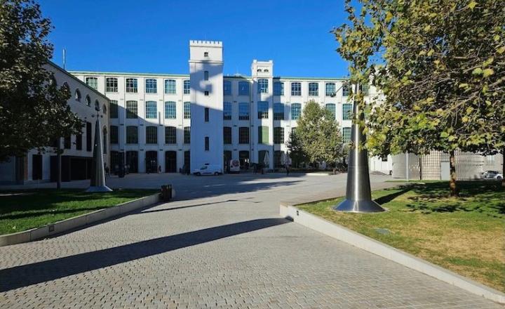Na predaj priestranný 3-izbový byt s balkónom na obľúbenej Oravskej ulici v Bratislave – Nivy TOP - fotografia 36