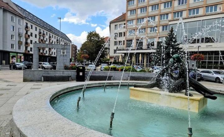 Na predaj priestranný 3-izbový byt s balkónom na obľúbenej Oravskej ulici v Bratislave – Nivy TOP - fotografia 37