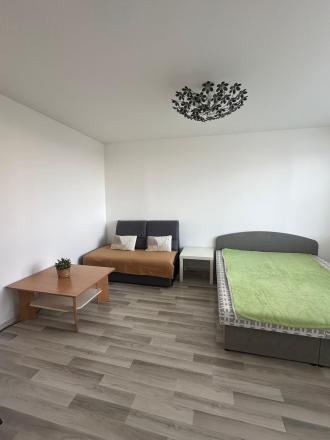 Na prenájom svetlý a zariadený 1 izbový byt o celkovej výmere 32m2 s lodžiou - fotografia 5