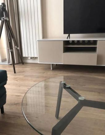 Na prenájom priestranný a svetlý 2-izbový byt na Kolibe - fotografia 4