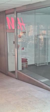 Obchodný priestor v pasáži 23,07m2 - predajňa, showroom, klientske centrum, Obchodná, BAI - fotografia 3