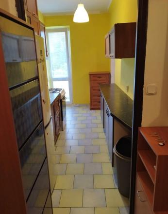 Na predaj priestranný 2-izbový byt s dvomi loggiami - fotografia 3