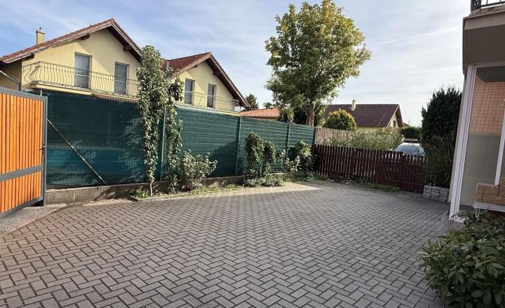 Na predaj 4-izbový dvojpodlažný rodinný dom v obci Most pri Bratislave  - fotografia 2