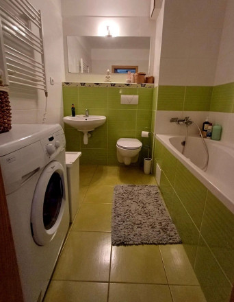  Na prenájom útulný a kompletne zariadený 1-izbový byt s rozlohou 40 m2 - fotografia 9