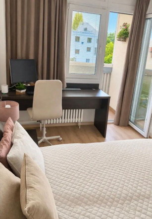 Na predaj priestranný a svetlý 3-izbový byt s dvoma balkónmi a loggiou BA III TOP - fotografia 4
