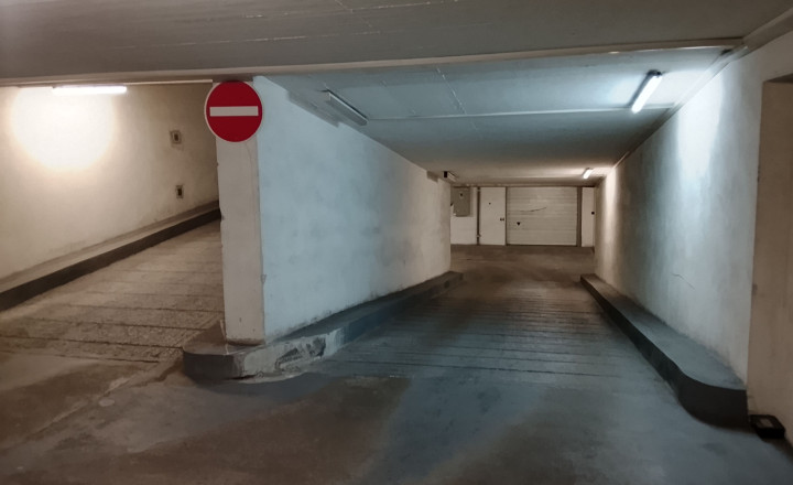 Na predaj veľká samostatná garáž s výmerou 22 m² - Bratislava V - fotografia 1