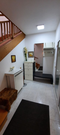  Prenájom 4-izbový zariadený dom s parkovaním  - fotografia 6
