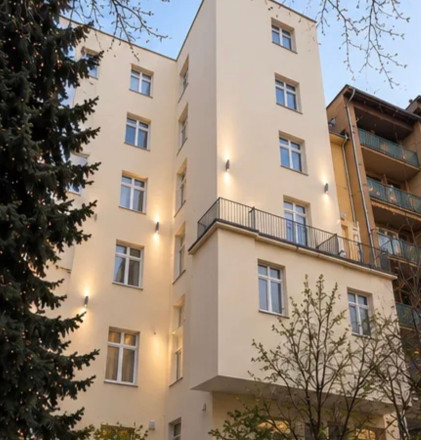 Na predaj 2-izbový byt - Bratislava I - fotografia 1