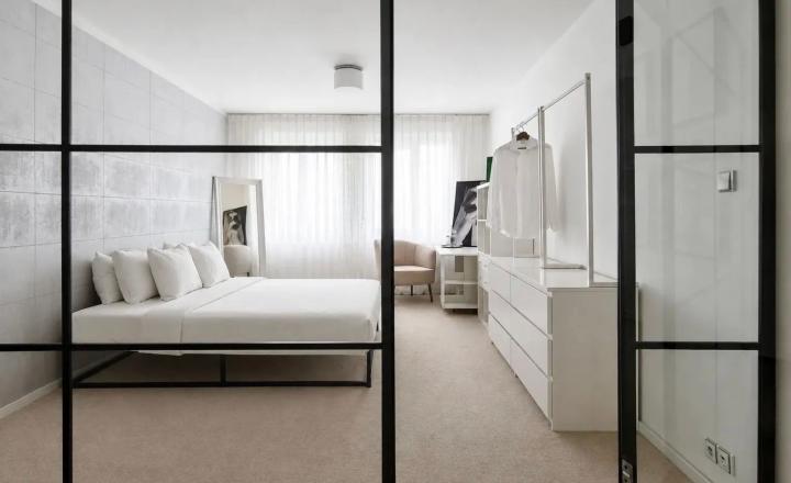 Na prenájom elegantný, nadštandardne priestranný 2-izbový byt s výmerou 80 m2  - fotografia 13