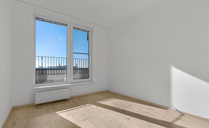 Na predaj priestranný a svetlý 4-izbový byt s veľkorysou terasou - fotografia 9