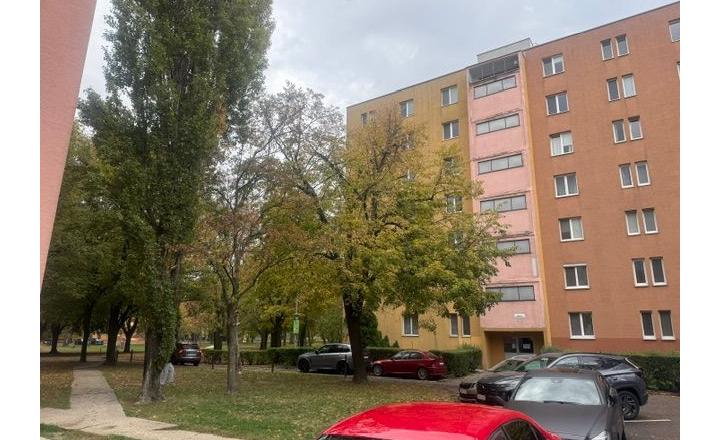Na predaj priestranný 3,5-izbový byt s loggiou, 82,64 m² – Zimná ulica, Bratislava - fotografia 8