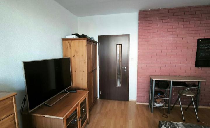 Na predaj zariadená garsónka s celkovou výmerou 31 m2  - fotografia 1
